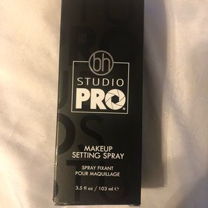 BH Cosmetics Settling Spray